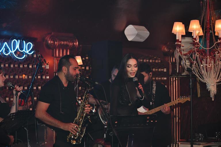 Ece Gürsel ''Prenses Erkeklerden Holanmyorum''